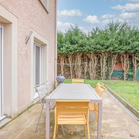 Maison Rimbaud Сasa de vacaciones Saint-Denis-les-Bourg