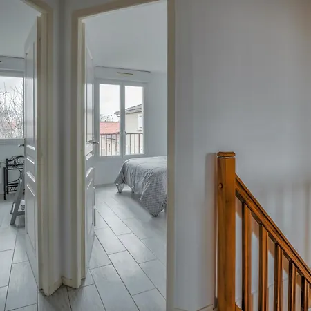 Maison Rimbaud * Saint-Denis-les-Bourg