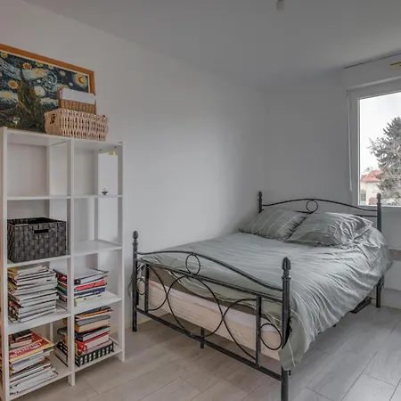 Holiday home Maison Rimbaud *